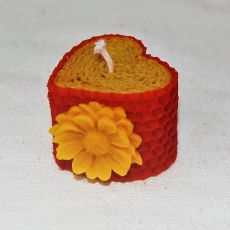 Srdiečková sviečka s kvetinkou v krabičke (s margarétkou)