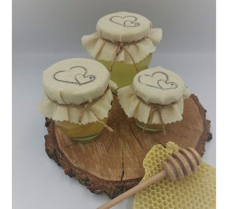 Med v amfóre agátový