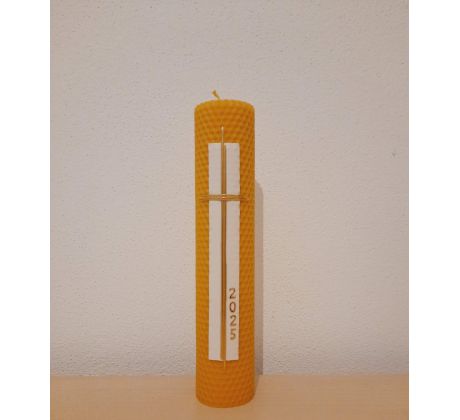 Hromničná sviečka z medzistienok so zdobeným krížom copy